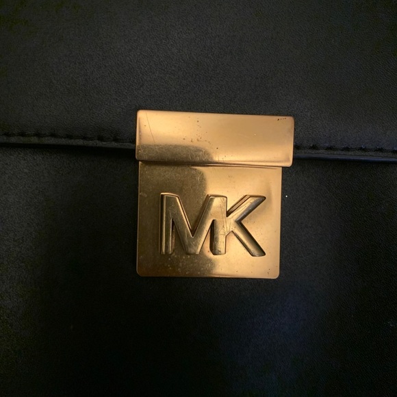 Michael kors bag backpack :) - Picture 2 of 7